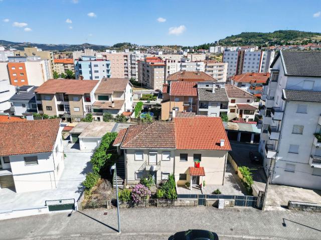 Casa em Bragança para Recuperação Oportunidade Única!