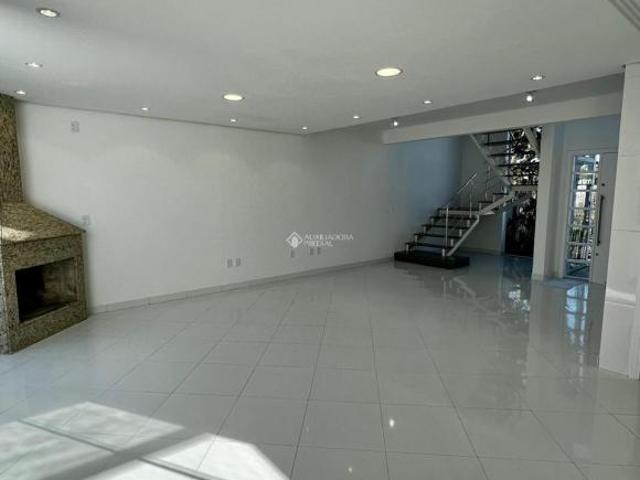 CASA EM CACHOEIRINHA