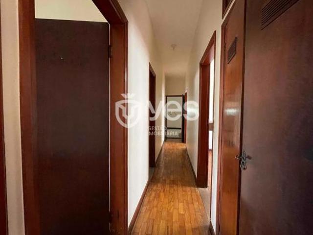 Casa em Centro, Araxá/MG de 230m² 4 quartos à venda por R$ 1.600.000,00