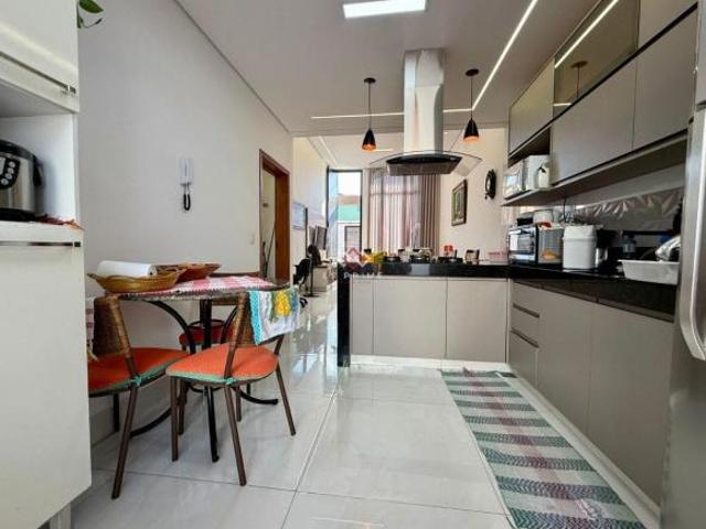 Casa em Centro, Lagoa Santa/MG de 99m² 3 quartos à venda por R$ 770.000,00