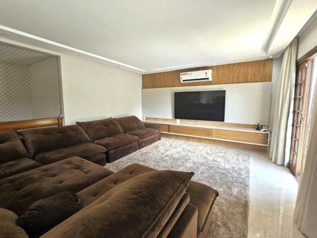 Casa em Chácara de La Rocca, Carapicuíba/SP de 490m² 4 quartos à venda por R$ 2.600.000,00