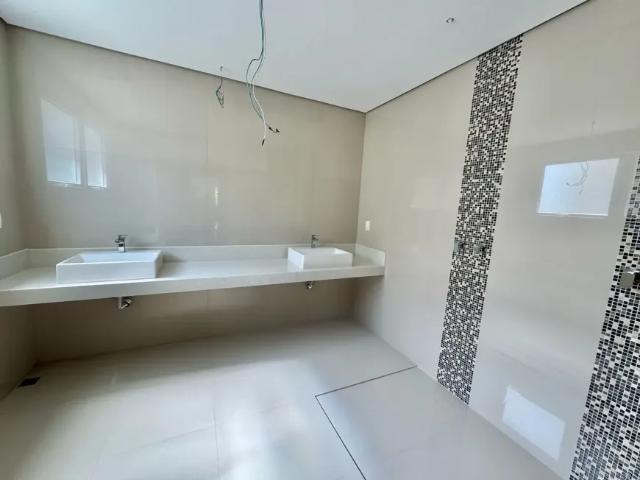 Casa em condomínio fechado para venda ou locação no Real Park em Mogi das Cruzes com quatro suítes