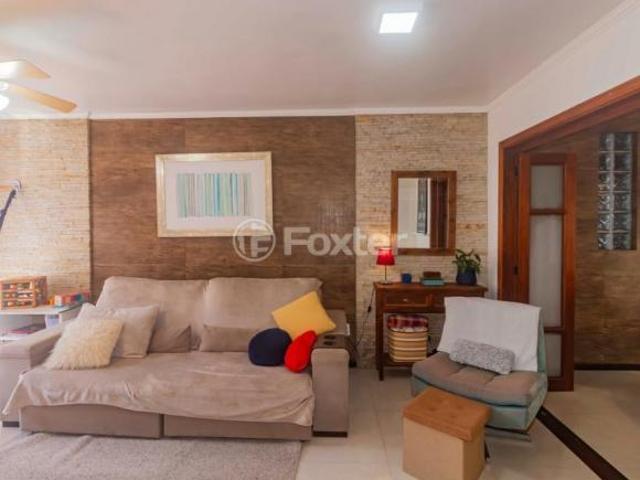 Casa em Condomínio, 3 dormitórios, 130 m², em Cavalhada
