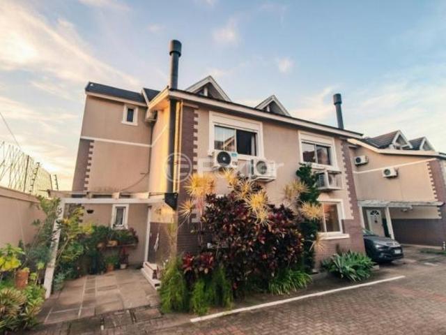 Casa em Condomínio, 3 dormitórios, 145 m², em São Sebastião