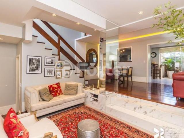 Casa em Condomínio, 3 dormitórios, 185 m², em Pedra Redonda