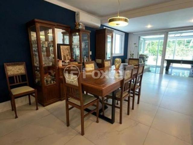 Casa em Condomínio, 3 dormitórios, 230 m², em Chapéu do Sol