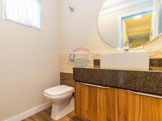 Casa em condomínio, 3 quartos sendo 3 suítes, 4 vagas, 245,17 m² de área útil, R$ 1.790.000 Condomí