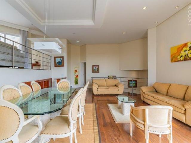 Casa em Condomínio, 04 Suítes, 06 Vagas, Piscina Aquecida, São Lourenço, Curitiba
