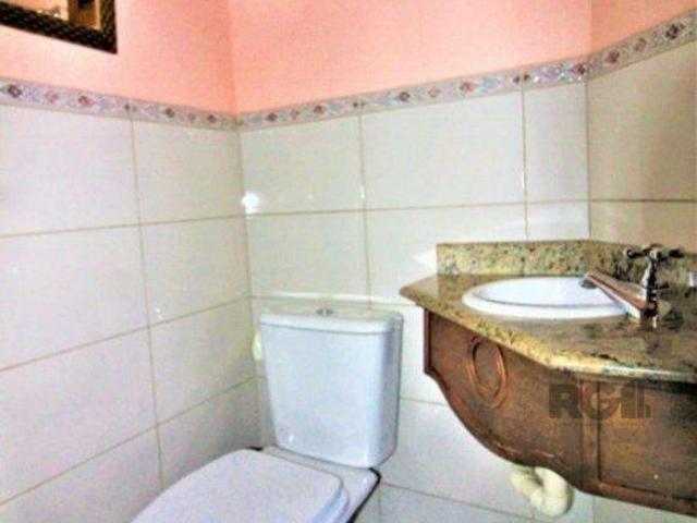 Casa em condomínio 111m² 3 dormitórios sendo 1 suíte e 4 vagas no bairro Espir