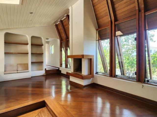 Casa Em Condomínio