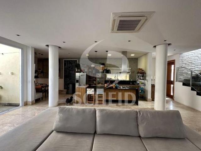 Casa em condomínio 295m² 4 suítes e 4 vagas á venda no Jardim Prudência