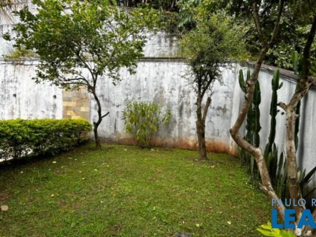 Casa Em Condomínio