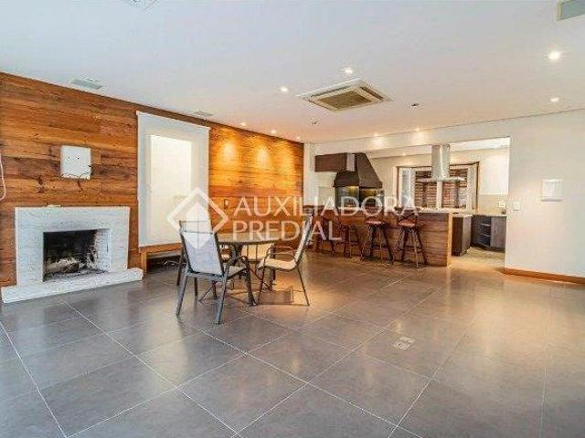 Casa em Condomínio 397m² na Vila Conceição com 3 suítes e vista para o Guaíba