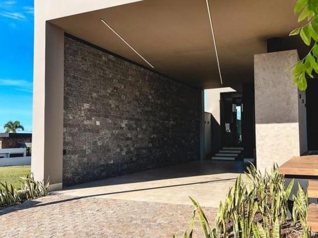Casa em Condomínio