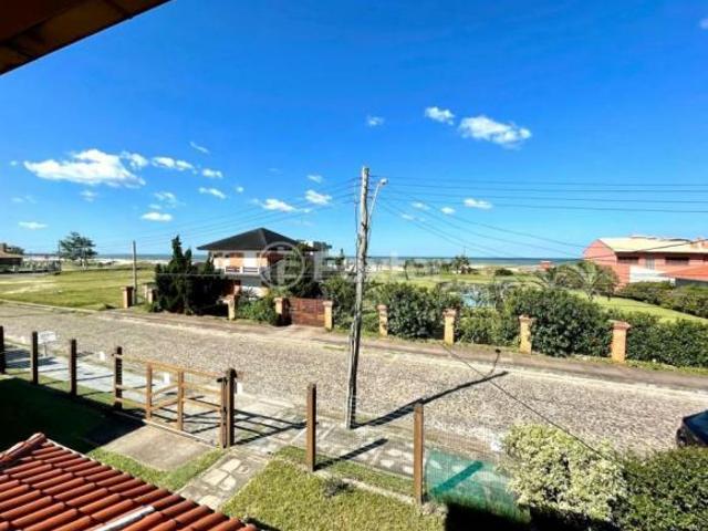 Casa em Condomínio, 4 dormitórios, 400 m², em Centro