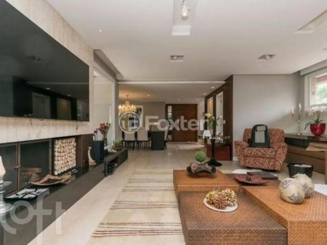 Casa em Condomínio, 4 dormitórios, 401.25 m², em Agronomia