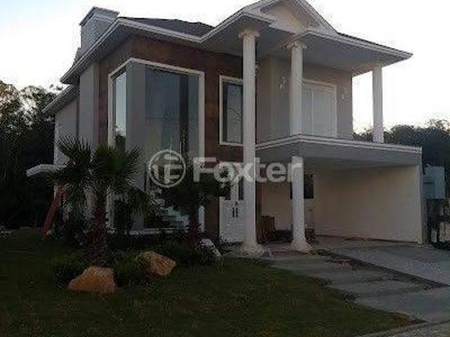 Casa em Condomínio, 4 dormitórios, 435 m², em Distrito Industrial