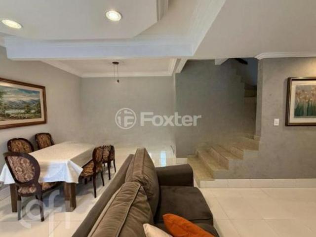 Casa em Condomínio, 4 dormitórios, 150.03 m², em Centro