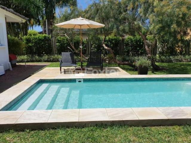 Casa em Condomínio, 4 dormitórios, 180 m², em Santa Luzia