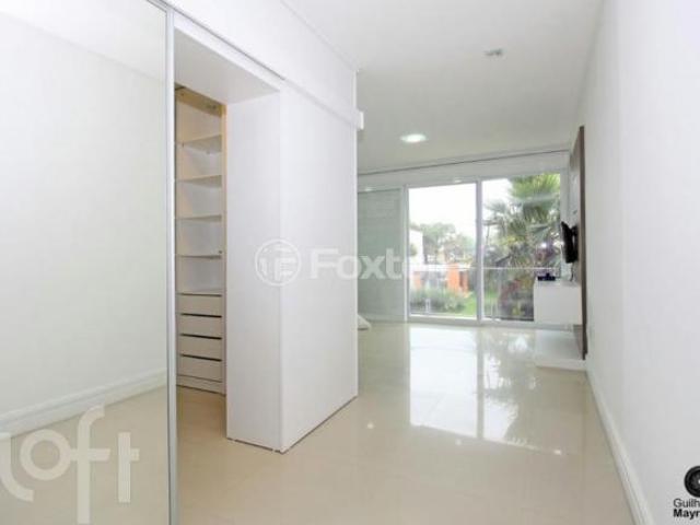 Casa em Condomínio, 4 dormitórios, 306 m², em Zona Nova