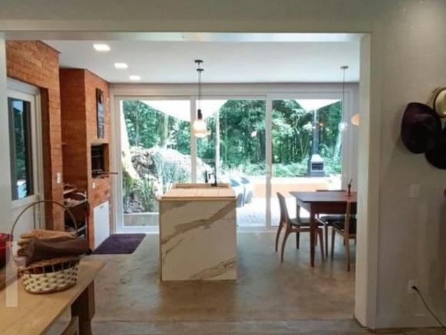Casa em Condomínio, 4 dormitórios, 320 m², em Vila Moura