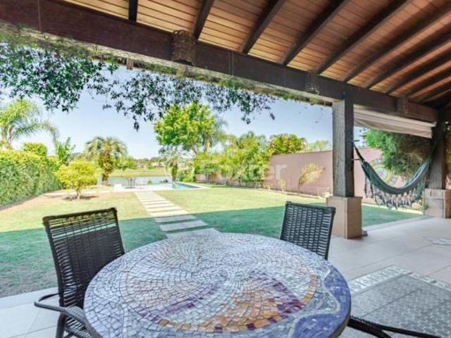 Casa em Condomínio, 4 dormitórios, 341.09 m², em Belém Novo