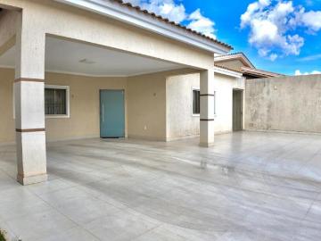 Casa em condomínio 4 quartos sendo 3 suites Próximo ao Tático Estuda permuta