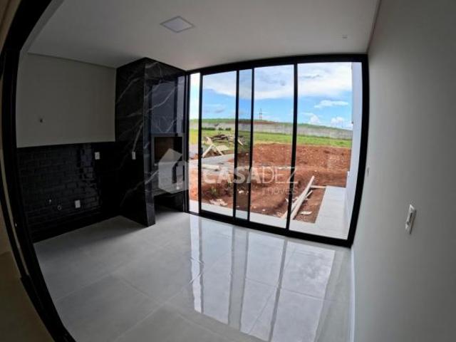 CASA EM CONDOMÍNIO