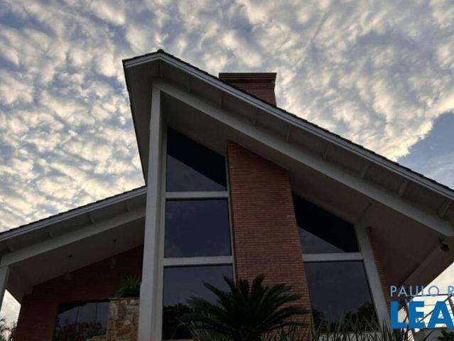 Casa Em Condomínio
