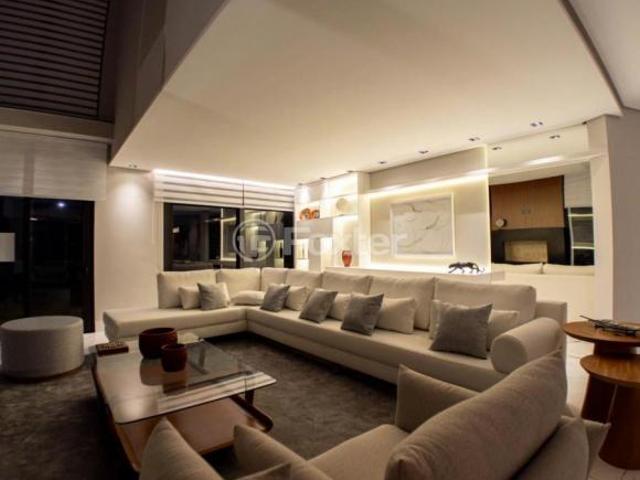 Casa em Condomínio, 5 dormitórios, 591 m², em São Braz