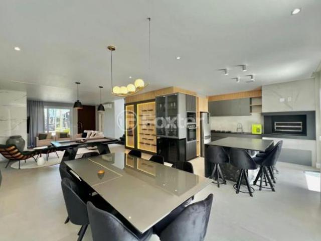 Casa em Condomínio, 5 dormitórios, 254 m², em Vila da Serra