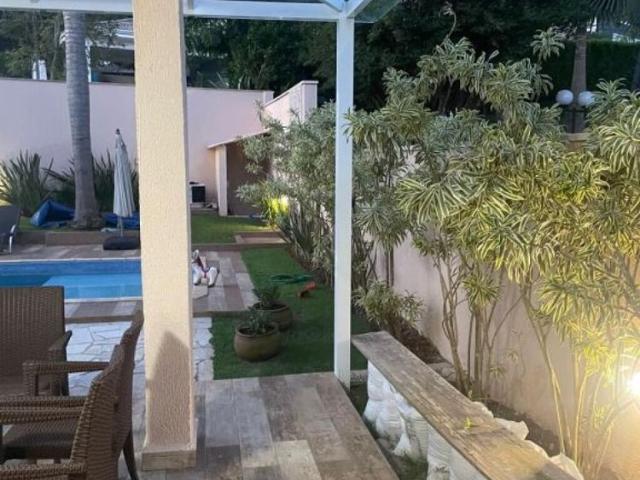 Casa Em Condomínio