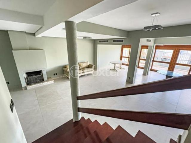 Casa em Condomínio, 6 dormitórios, 520 m², em Três Figueiras