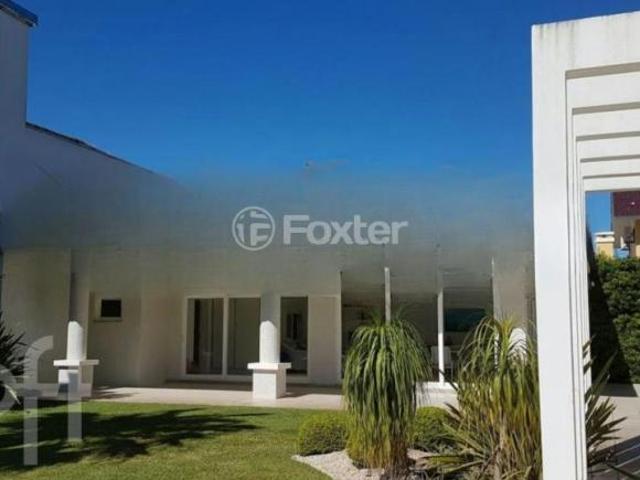 Casa em Condomínio, 6 dormitórios, 600 m², em Zona Nova