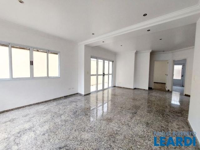 Casa Em Condomínio
