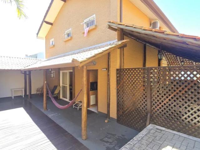 Casa em Condomínio
