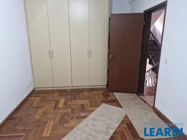 Casa Em Condomínio