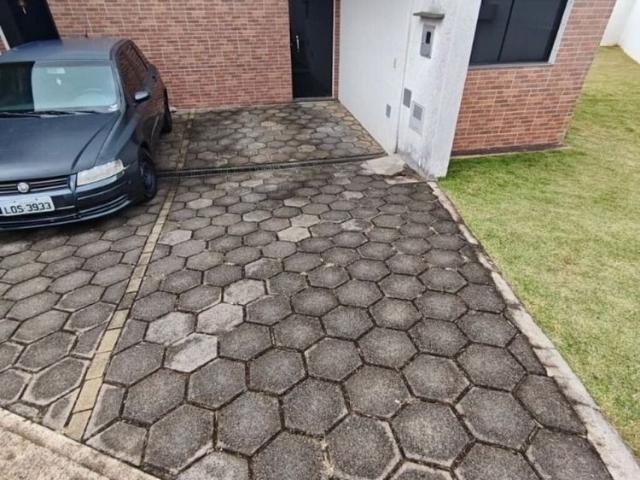 Casa Em Condomínio