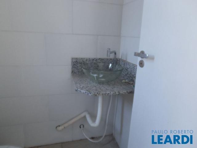 Casa Em Condomínio