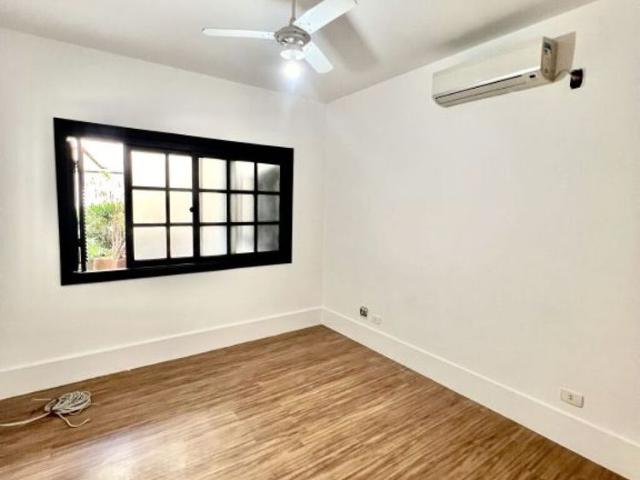 Casa Em Condomínio