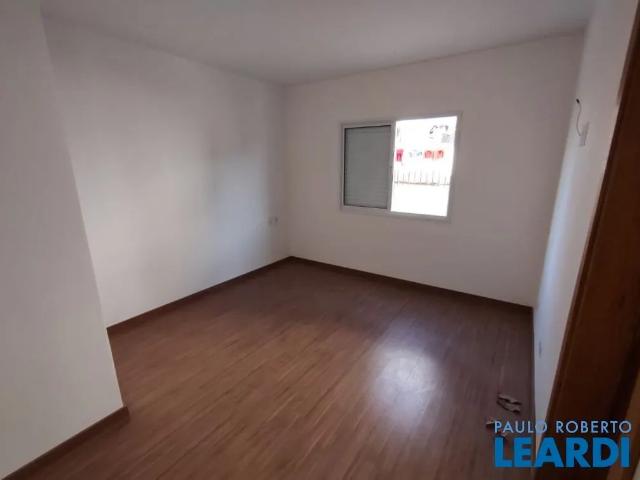 Casa Em Condomínio