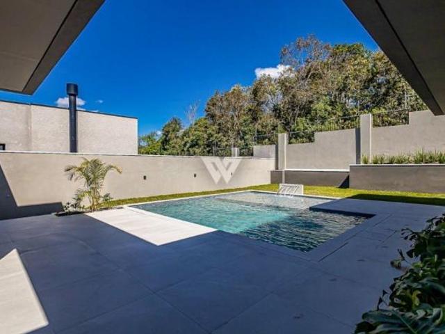 Casa em Condomínio com Piscina | 408 m² Privativos | 4 Suítes | 3 Vagas | Santa Felicidade