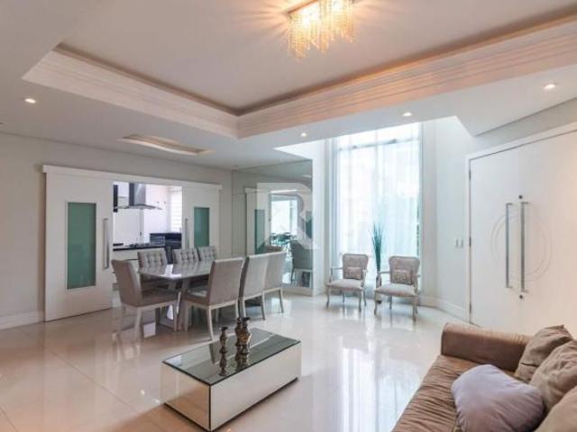 Casa em Condomínio com Quintal e 3 quartos, 236m2 para venda Portão, Curitiba PR
