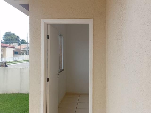 Casa em Condomínio com Quintal e Ar Condicionado