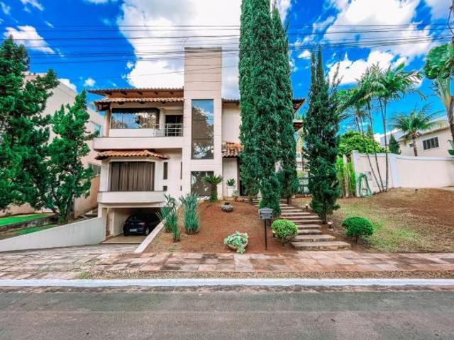 Casa em condomínio com 04 suítes, 437m² à venda no Jardins Mônaco Goiânia GO