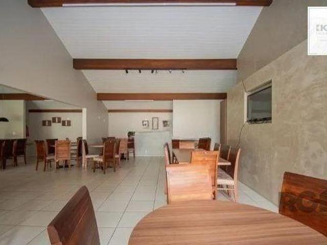 Casa em Condomínio com 03 quarto e 01 Vaga no Bairro Humaitá