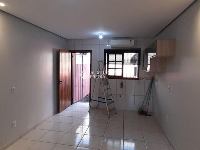 Casa em Condomínio com 1 quarto e 40m² para alugar em Jardim Algarve, Alvorada