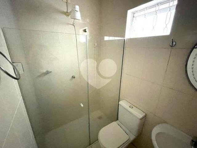 Casa em condomínio com 209 m² e 460 m² de terreno com 3 quartos e 3 vagas em Santa Felicidade