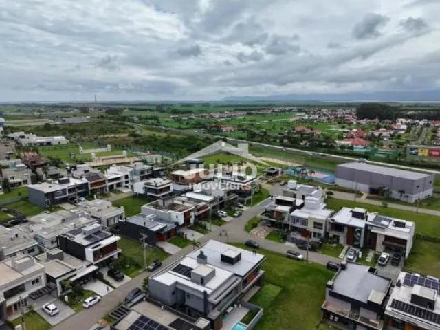 Casa em Condomínio com 210m², 4 dorm. no bairro Capão da Canoa em Capão da Canoa