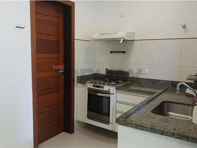 Casa em condomínio com 2 suítes para locação anual em Juquehy a 70 metros da praia